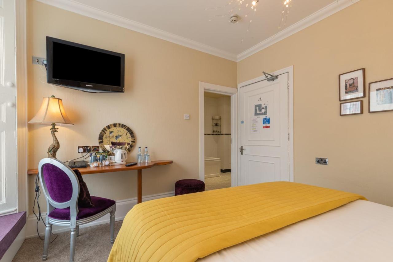 Hotel Plas Hyfryd Narberth Exterior photo